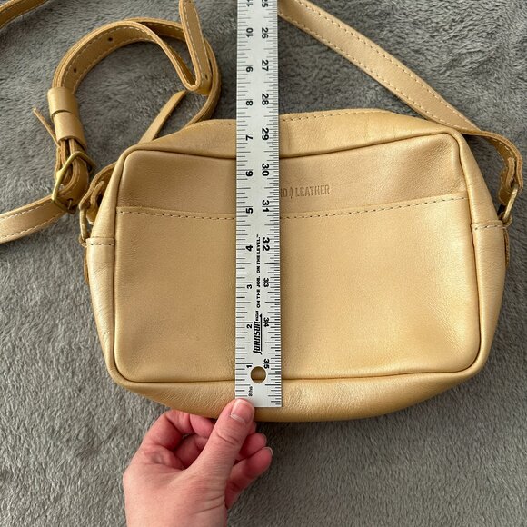 Portland Leather Champagne Camera Large Crossbody Bag - Picture 4 of 6